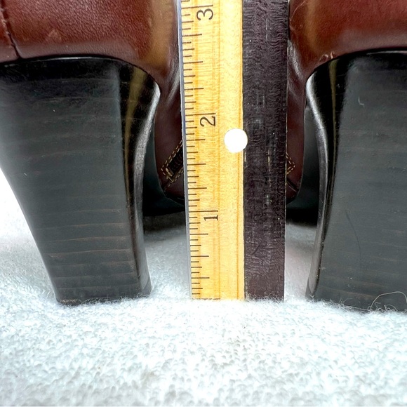 Liz Claiborne booties, side zip, gold hardware - Picture 4 of 6